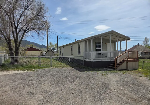 Manufactured home for sale at 2904 Walnut St, Butte, MT 59701 | MLS# 30070869