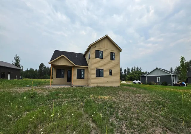Photo 2 of Single family home for sale at 2163 Twin Bucks Trl, Kalispell, MT 59901 | MLS# 30070920 | Listing updated on 2026-09-22
