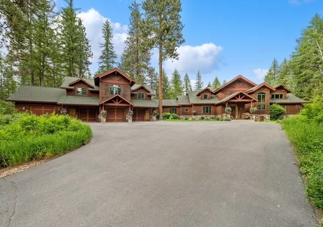 Photo 3 of Mansion for sale at 940 Mccaffery Rd, Bigfork, MT 59911 | MLS# 30071024 | Listing updated on 2026-09-14