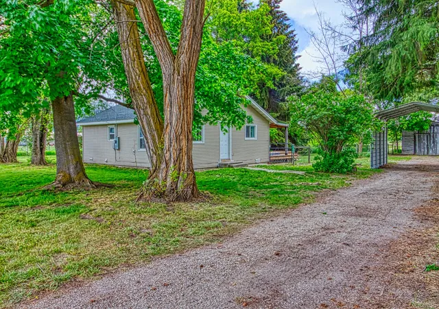 Photo 1 of Single family home for sale at 134 Grantsdale Cutoff Rd, Hamilton, MT 59840 | MLS# 30071289 | Listing updated on 2026-09-04