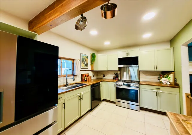 Photo 3 of Single family home for sale at 217 E Ravalli St, Hamilton, MT 59840 | MLS# 30071432 | Listing updated on 2026-09-14