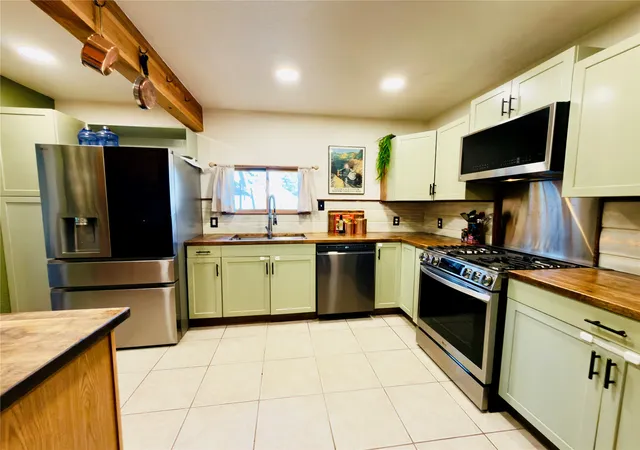 Photo 4 of Single family home for sale at 217 E Ravalli St, Hamilton, MT 59840 | MLS# 30071432 | Listing updated on 2026-09-14
