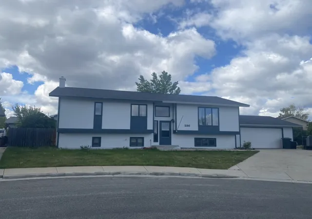 Photo 2 of Single family home for sale at 236 Greenwood Dr, Helena, MT 59601 | MLS# 30071335 | Listing updated on 2026-09-23