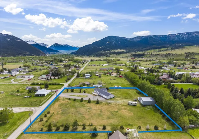 Photo 2 of Manufactured home for sale at 146 Cyn View Dr, Livingston, MT 59047 | MLS# 30071550 | Listing updated on 2026-09-14