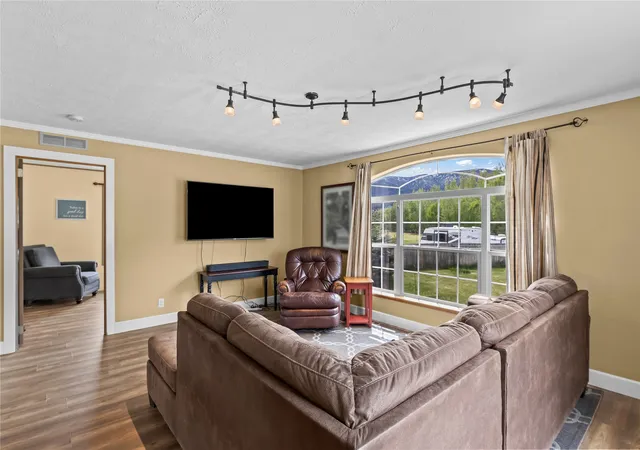 Photo 4 of Manufactured home for sale at 146 Cyn View Dr, Livingston, MT 59047 | MLS# 30071550 | Listing updated on 2026-09-14