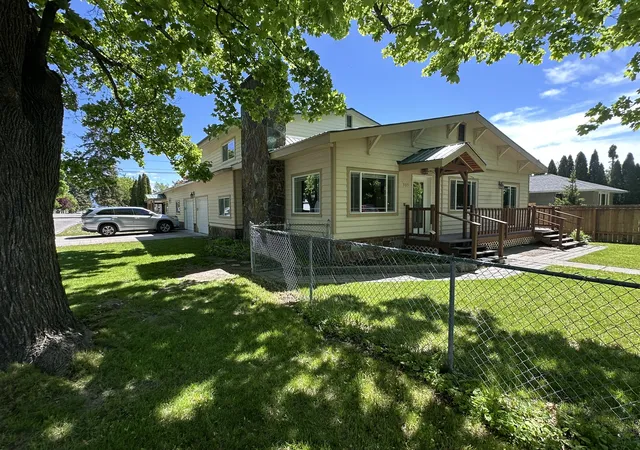 Photo 2 of House for sale at 905 6th Avenue E, Kalispell, MT 59901 | MLS# 30071499 | Listing updated on 2026-09-10
