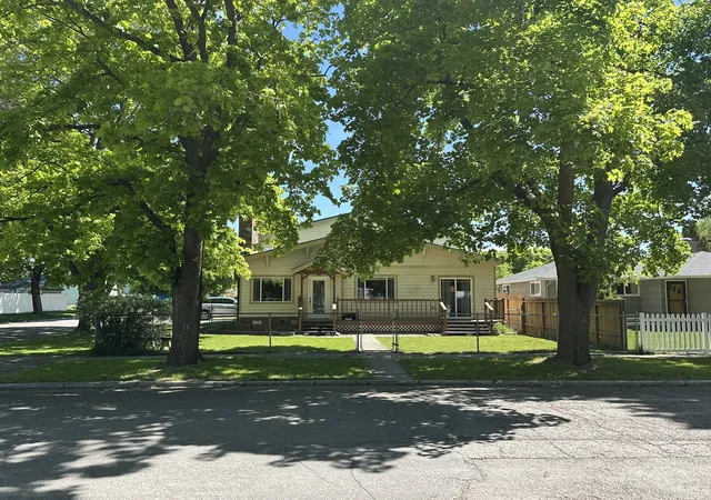 Photo 4 of House for sale at 905 6th Avenue E, Kalispell, MT 59901 | MLS# 30071499 | Listing updated on 2026-09-10