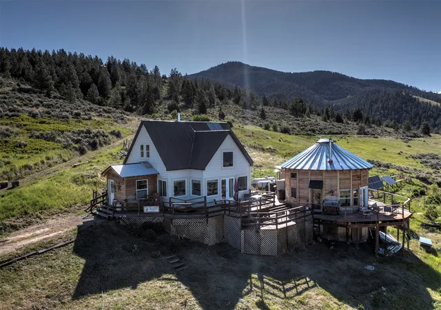 Photo 4 of Single family home for sale at 2879 Soft Rock Rd, Corvallis, MT 59828 | MLS# 30071902 | Listing updated on 2026-09-15