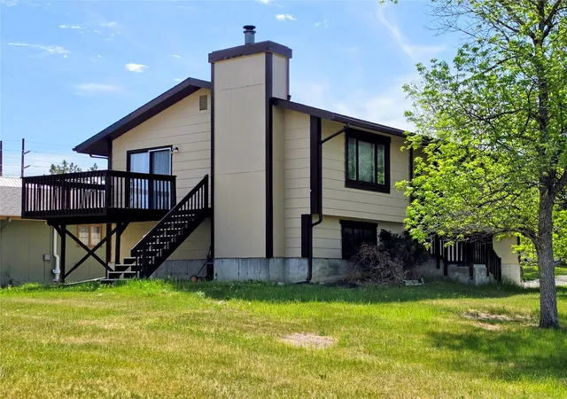 Photo 3 of Single family home for sale at 5111 Silverwood Ct, Great Falls, MT 59405 | MLS# 30072003 | Listing updated on 2026-09-19