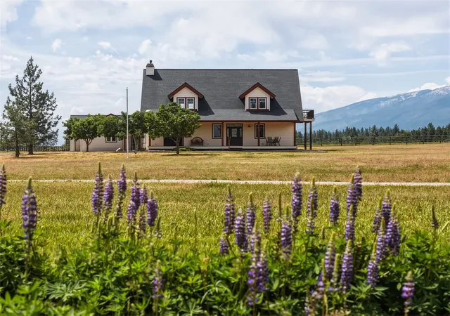 Photo 2 of Single family home for sale at 359 Bear Crk Rd, Victor, MT 59875 | MLS# 30072028 | Listing updated on 2026-09-09