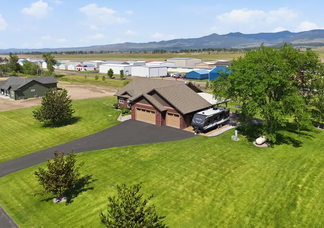 Photo 3 of Single family home for sale at 150 Jet Ln, Hamilton, MT 59840 | MLS# 30071513 | Listing updated on 2026-09-22