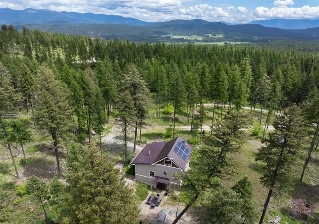 Photo 2 of Single family home for sale at 254 Chinook Lake Rd, Whitefish, MT 59937 | MLS# 30071976 | Listing updated on 2026-09-13