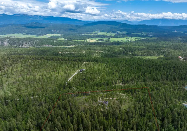 Photo 3 of Single family home for sale at 254 Chinook Lake Rd, Whitefish, MT 59937 | MLS# 30071976 | Listing updated on 2026-09-13