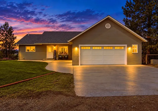 Photo 1 of Single family home for sale at 1095 Iron Cap Dr, Stevensville, MT 59870 | MLS# 30072050 | Listing updated on 2026-09-17