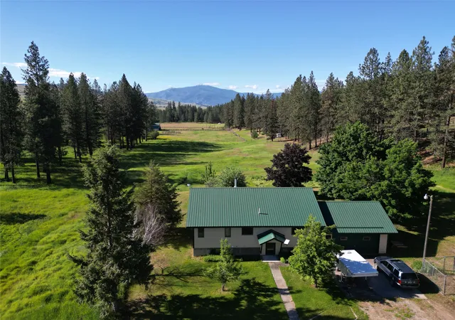 Photo 3 of Single family home for sale at 34 Baldy View Ln, Plains, MT 59859 | MLS# 30070168 | Listing updated on 2026-08-31