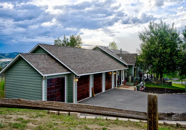 Photo 2 of Single family home for sale at 6 Crazy Mountain Rd, Clancy, MT 59634 | MLS# 30071610 | Listing updated on 2026-09-14