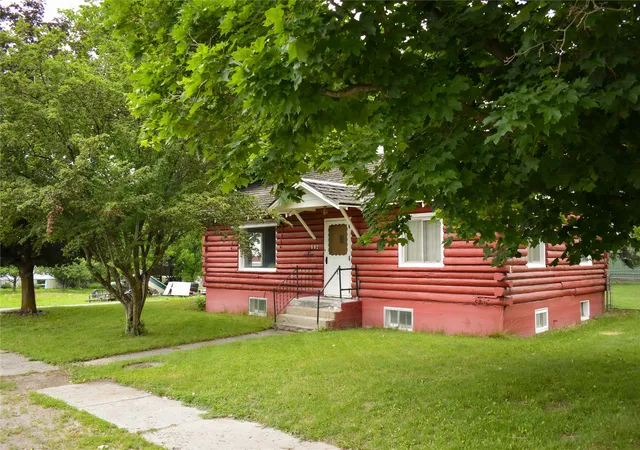 Photo 5 of Single family home for sale at 502 Pierce St, Plains, MT 59859 | MLS# 30071965 | Listing updated on 2026-08-31