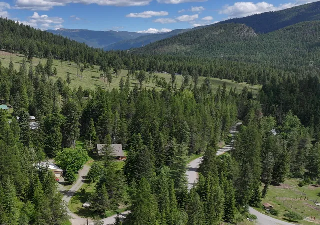 Photo 4 of Single family home for sale at 2 Starvation Ln, Thompson Falls, MT 59873 | MLS# 30072118 | Listing updated on 2026-08-31