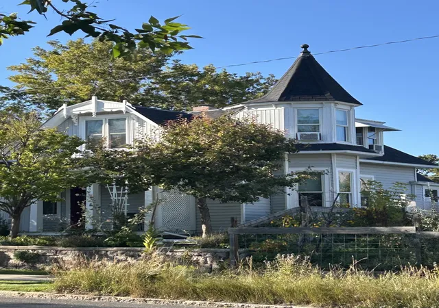 Photo 1 of Single family home for sale at 1020 11th Avenue, Helena, MT 59601 | MLS# 30072495 | Listing updated on 2026-09-23