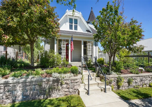 Photo 2 of Single family home for sale at 1020 11th Avenue, Helena, MT 59601 | MLS# 30072495 | Listing updated on 2026-09-23