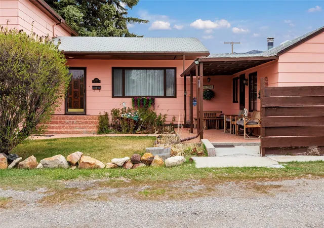 Photo 3 of Single family home for sale at 2100 Wall St, Butte, MT 59701 | MLS# 30072418 | Listing updated on 2026-09-08