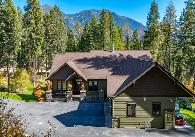 Photo 3 of Single family home for sale at 10 Wood Ridge Dr, Columbia Falls, MT 59912 | MLS# 30072587 | Listing updated on 2026-09-19