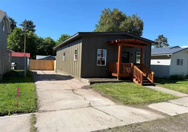 Photo 1 of Single family home for sale at 515 Buchanan St Sw, Ronan, MT 59864 | MLS# 30072593 | Listing updated on 2026-09-17