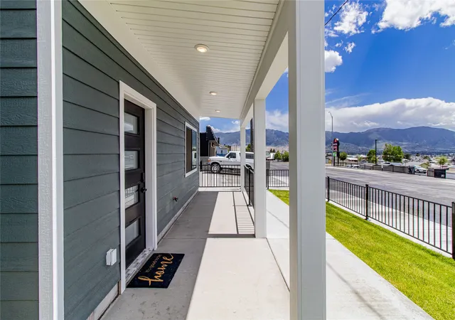 Photo 3 of Single family home for sale at 271 W Gold St, Butte, MT 59701 | MLS# 30072800 | Listing updated on 2026-09-14