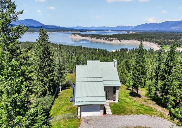 Photo 2 of Single family home for sale at 335 Country Ln, Rexford, MT 59930 | MLS# 30072938 | Listing updated on 2026-09-03
