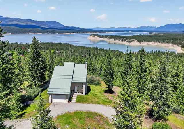Photo 3 of Single family home for sale at 335 Country Ln, Rexford, MT 59930 | MLS# 30072938 | Listing updated on 2026-09-03