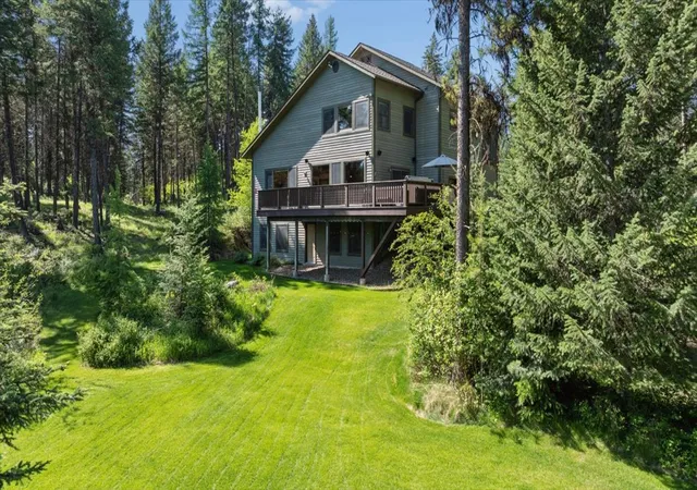 Photo 2 of Single family home for sale at 901 Twin Lakes Rd, Whitefish, MT 59937 | MLS# 30072987 | Listing updated on 2026-09-11