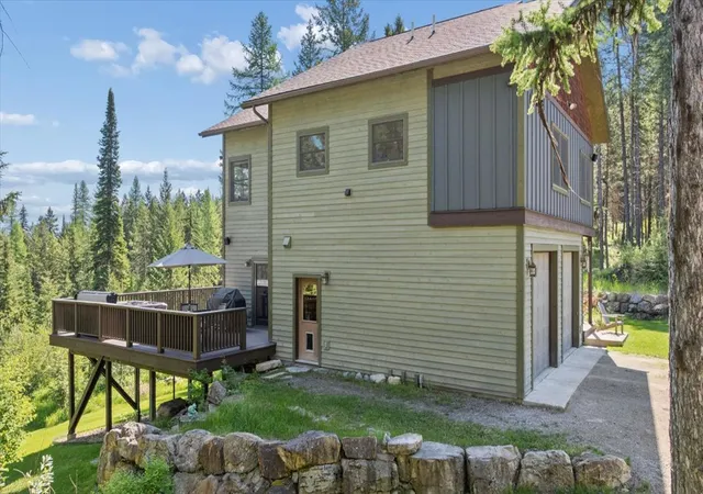 Photo 4 of Single family home for sale at 901 Twin Lakes Rd, Whitefish, MT 59937 | MLS# 30072987 | Listing updated on 2026-09-11