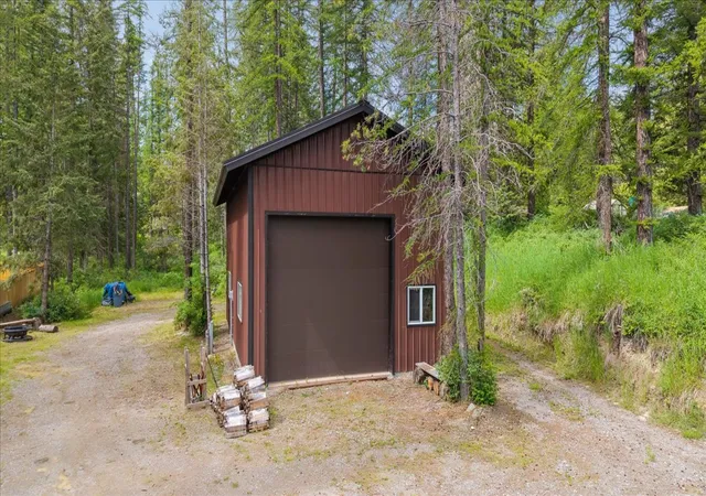 Photo 2 of Single family home for sale at 201 Mallard Loop, Whitefish, MT 59937 | MLS# 30073026 | Listing updated on 2026-09-14