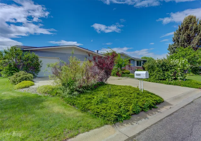 Photo 3 of Single family home for sale at 1527 Mineral Rd, Helena, MT 59602 | MLS# 30072319 | Listing updated on 2026-09-02