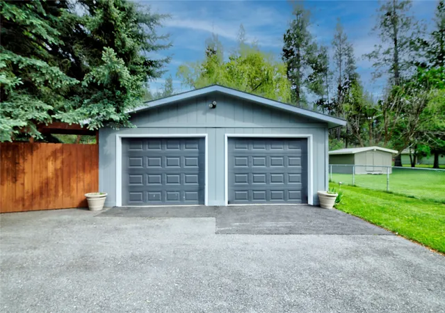 Photo 3 of Single family home for sale at 2100 Buttrey Ln, Missoula, MT 59802 | MLS# 30072942 | Listing updated on 2026-09-02