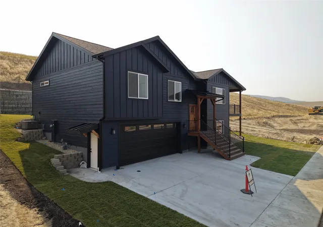 Photo 3 of Single family home for sale at 7830 Parker Lee Ct, Missoula, MT 59803 | MLS# 30073377 | Listing updated on 2026-09-03