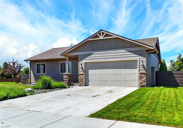 Photo 1 of Single family home for sale at 174 Lazy Crk Way, Kalispell, MT 59901 | MLS# 30073475 | Listing updated on 2026-09-20