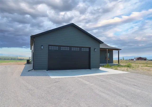Photo 2 of Single family home for sale at 189 Skyview Ln, Townsend, MT 59644 | MLS# 30073565 | Listing updated on 2026-09-14
