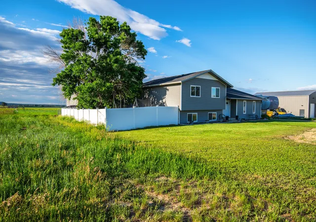 Photo 4 of Single family home for sale at 601 W Park Ave, Bridger, MT 59014 | MLS# 30073559 | Listing updated on 2026-10-21