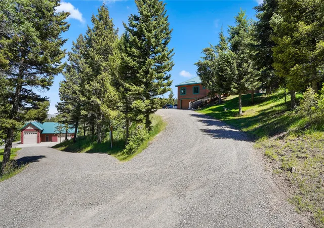 Photo 2 of Single family home for sale at 65 Mountain Brk Rd, Livingston, MT 59047 | MLS# 30073575 | Listing updated on 2026-09-14