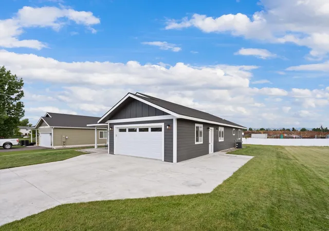 Photo 3 of Single family home for sale at 81 Shorty Way, Kalispell, MT 59901 | MLS# 30073656 | Listing updated on 2026-09-12