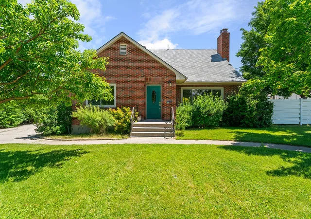 Photo 1 of Single family home for sale at 1037 N Ewing St, Helena, MT 59601 | MLS# 30073658 | Listing updated on 2026-09-14