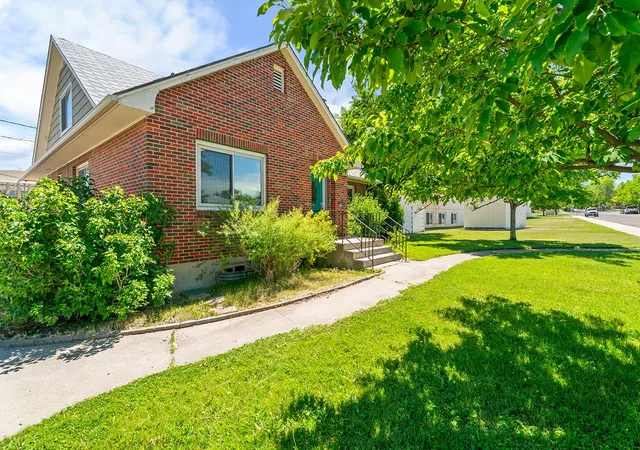 Photo 3 of Single family home for sale at 1037 N Ewing St, Helena, MT 59601 | MLS# 30073658 | Listing updated on 2026-09-14