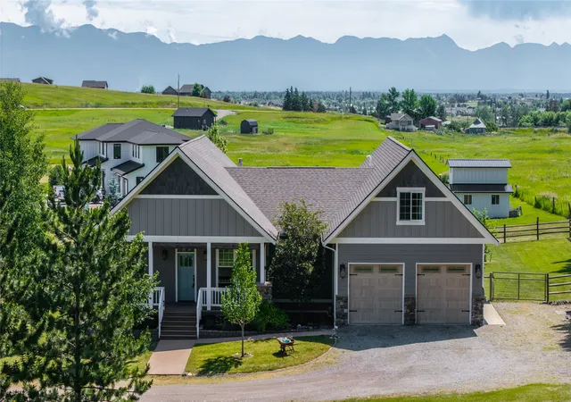 Photo 2 of Single family home for sale at 47 Whalebone Ct, Kalispell, MT 59901 | MLS# 30073733 | Listing updated on 2026-09-14