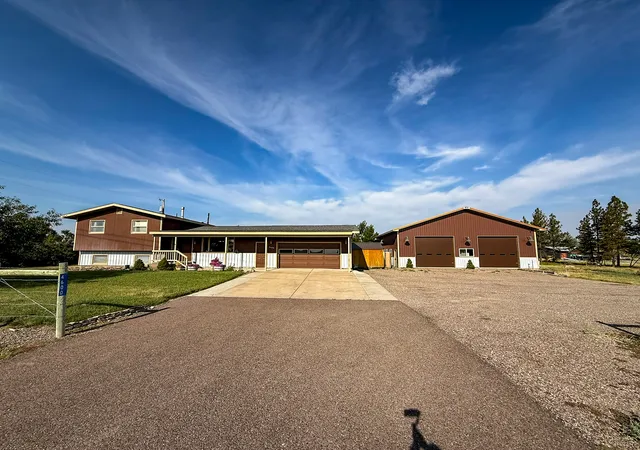 Photo 3 of Single family home for sale at 4600 Fox Farm Rd, Great Falls, MT 59404 | MLS# 30073743 | Listing updated on 2026-09-02