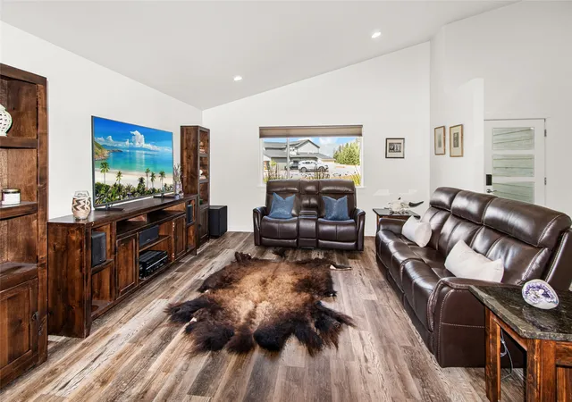 Photo 3 of Single family home for sale at 237 Bench Run, Columbia Falls, MT 59912 | MLS# 30073803 | Listing updated on 2026-09-08