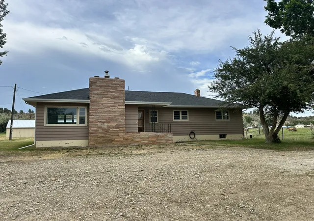 Photo 1 of Single family home for sale at 417 River Ave E, Ryegate, MT 59074 | MLS# 30074022 | Listing updated on 2026-09-23