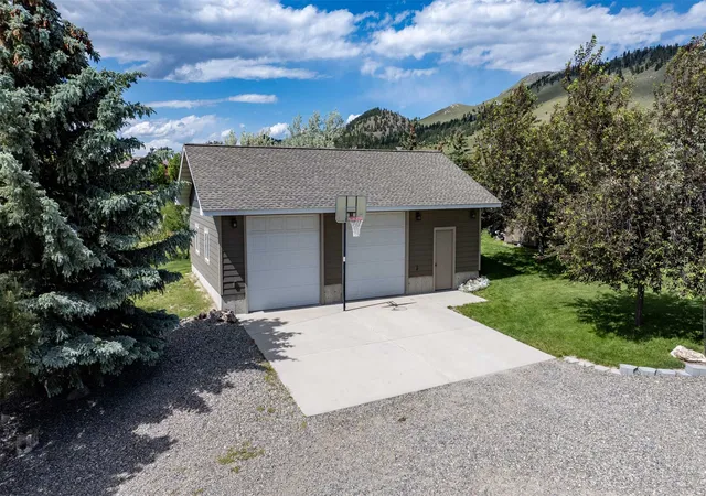 Photo 3 of Single family home for sale at 84 Lazy Hm Rd, East Helena, MT 59635 | MLS# 30072394 | Listing updated on 2026-09-14