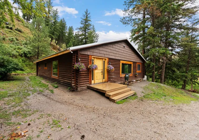 Photo 1 of Single family home for sale at 4284 N Frk Rye Crk Rd, Darby, MT 59829 | MLS# 30074113 | Listing updated on 2026-09-04