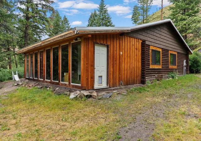 Photo 2 of Single family home for sale at 4284 N Frk Rye Crk Rd, Darby, MT 59829 | MLS# 30074113 | Listing updated on 2026-09-04
